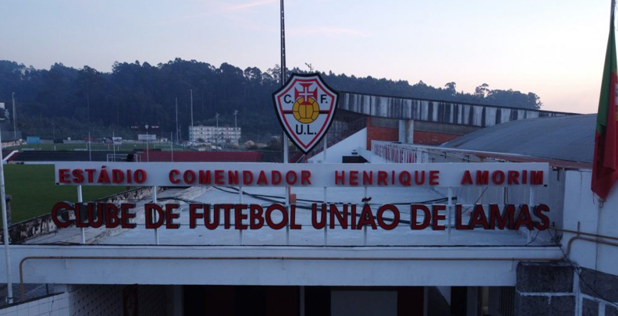 Relvado principal do estádio